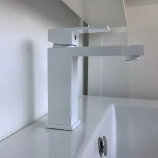 Смеситель для раковины Comforty FC045A-CKBT белый