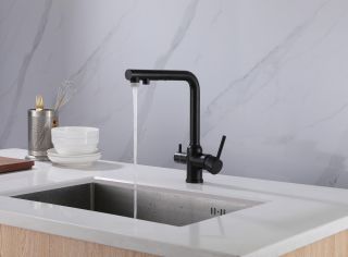 Смеситель для кухни ABBER Emotion AF8814B с подключением фильтра и выдвижной лейкой чёрный матовый